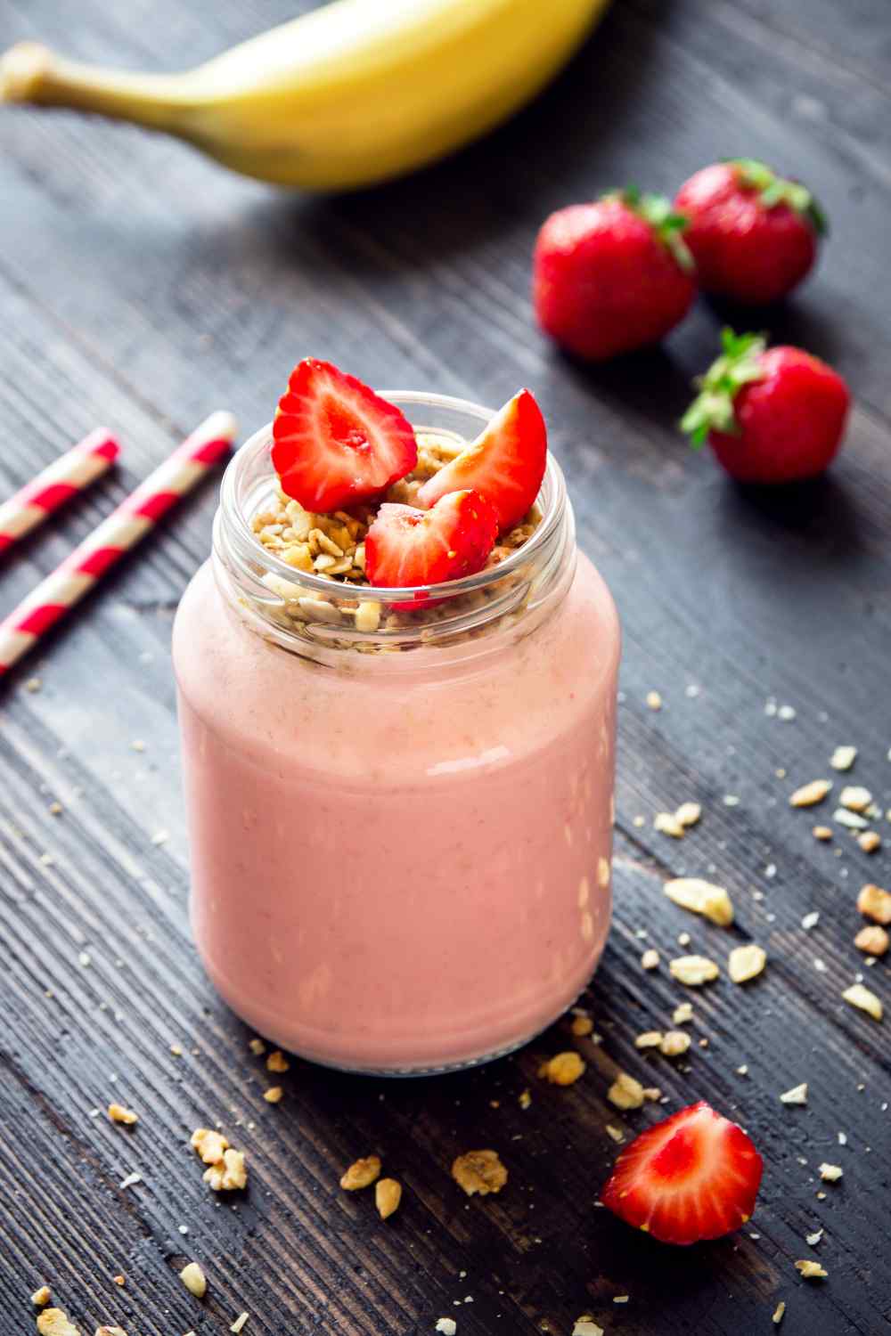 Smoothie mit Erdbeeren, Bananen und ein wenig Schärfe
