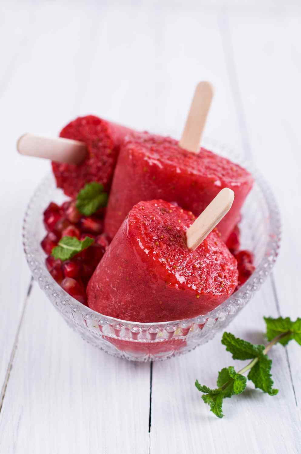 Zitronensorbet mit Granatapfel